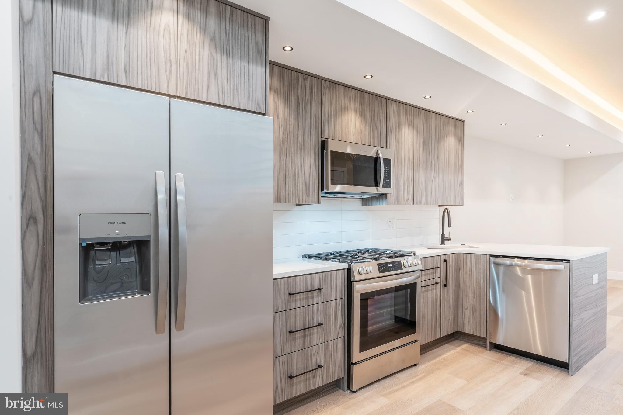 LUDLOW - Residential Income