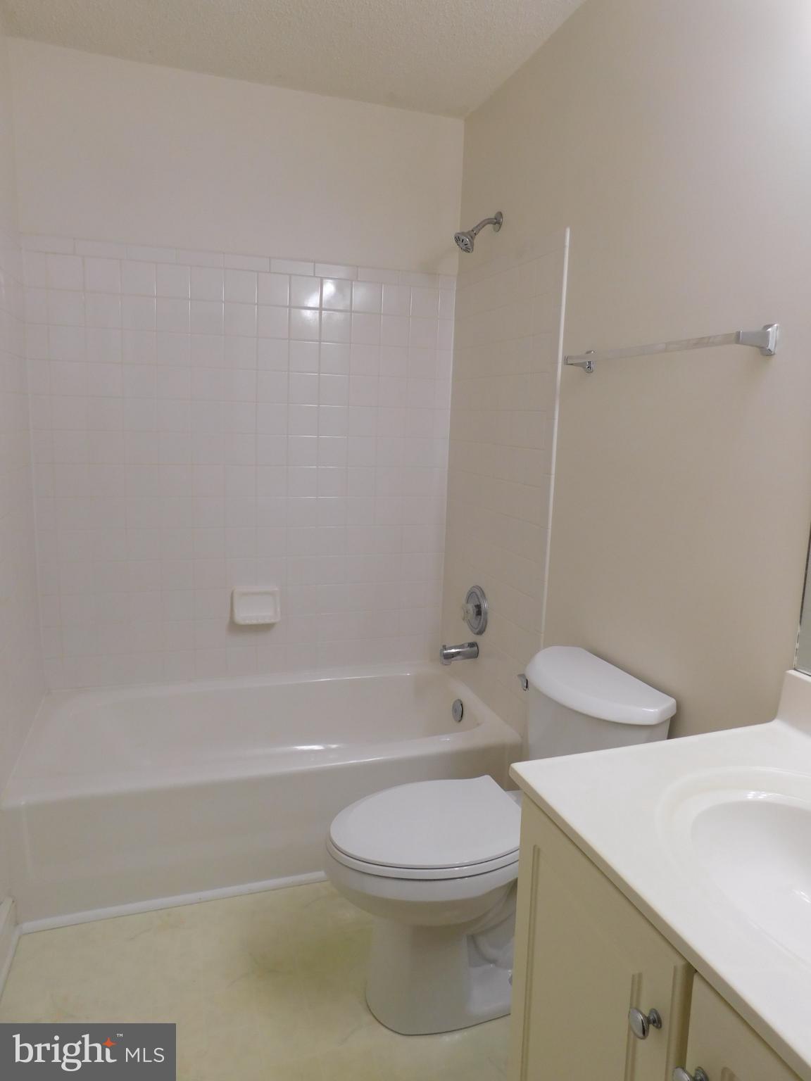 SENSENY GLEN - Residential Lease