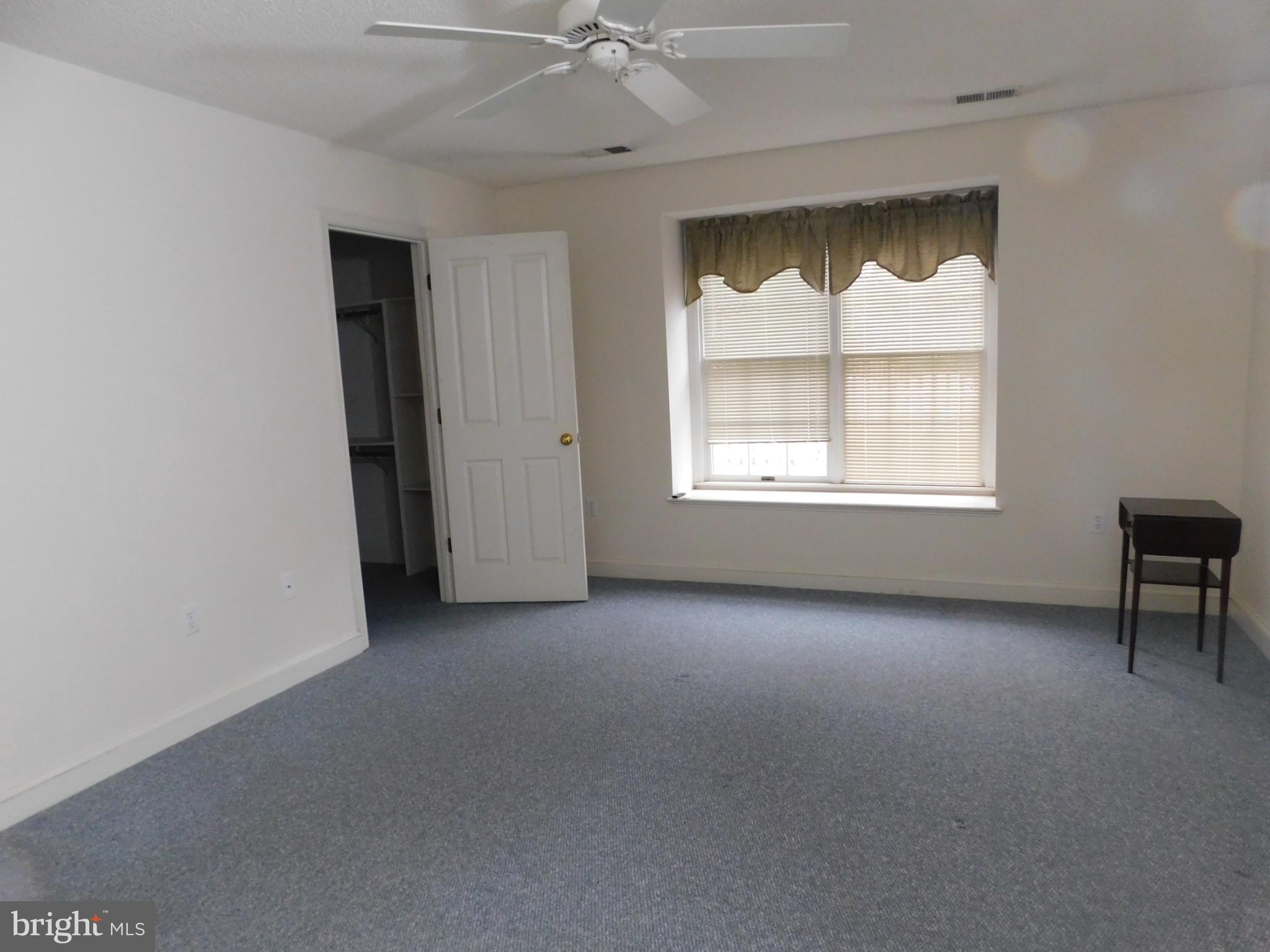 SENSENY GLEN - Residential Lease