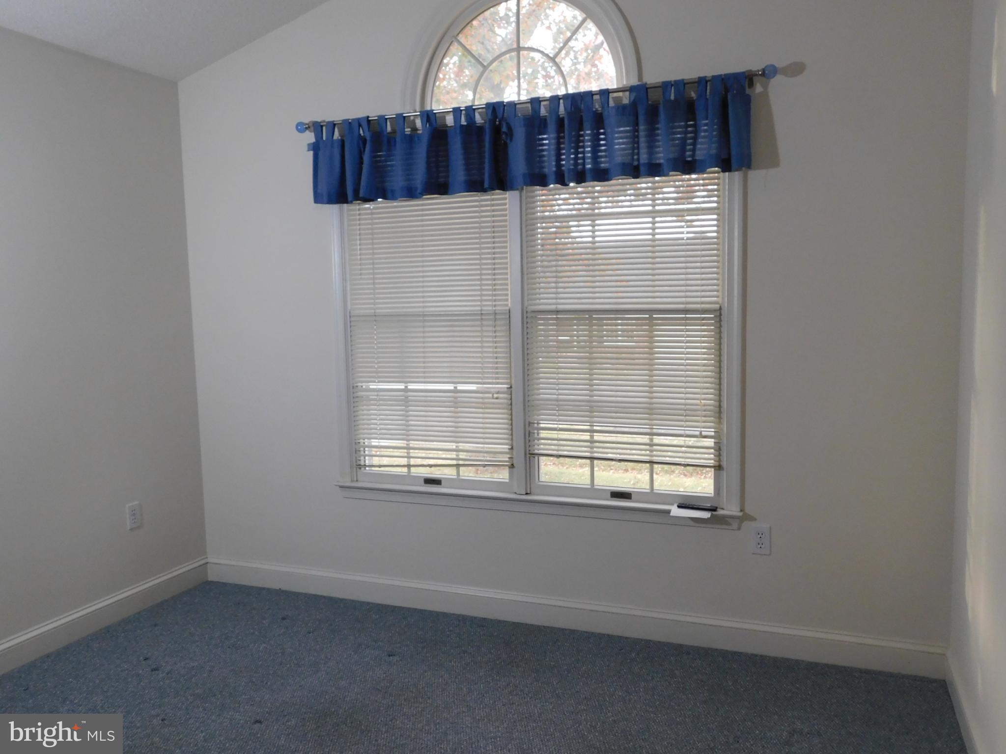 SENSENY GLEN - Residential Lease