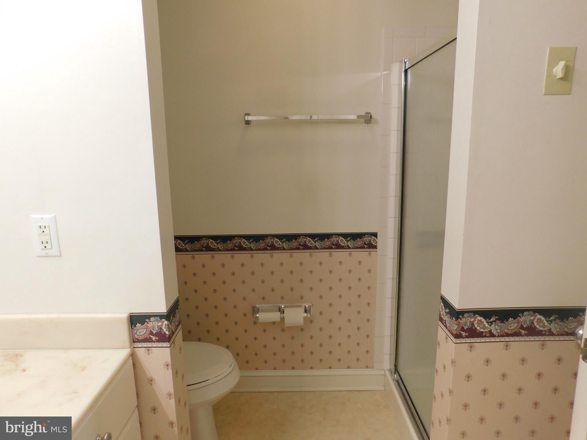 SENSENY GLEN - Residential Lease