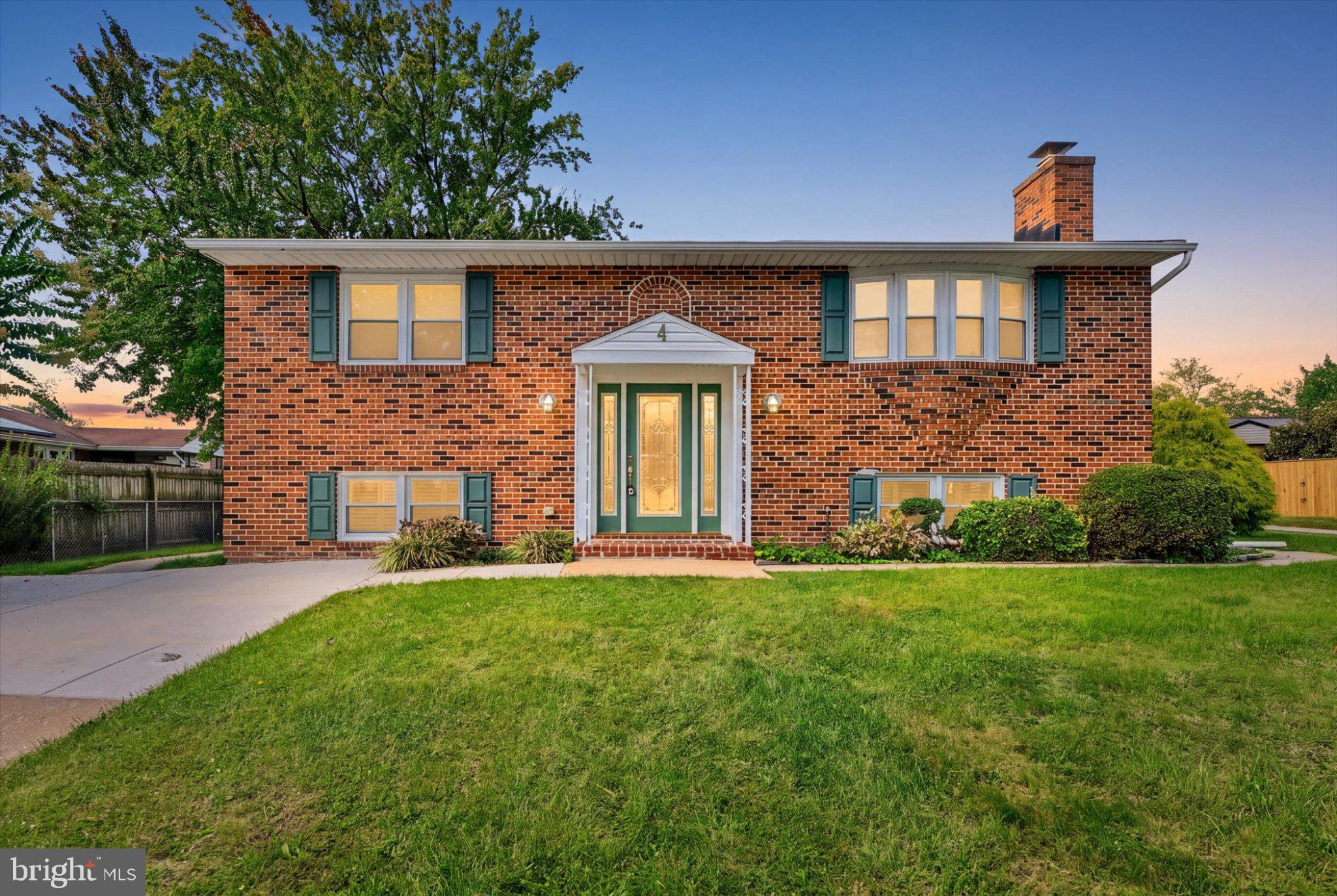 4 MCKENNA COURT