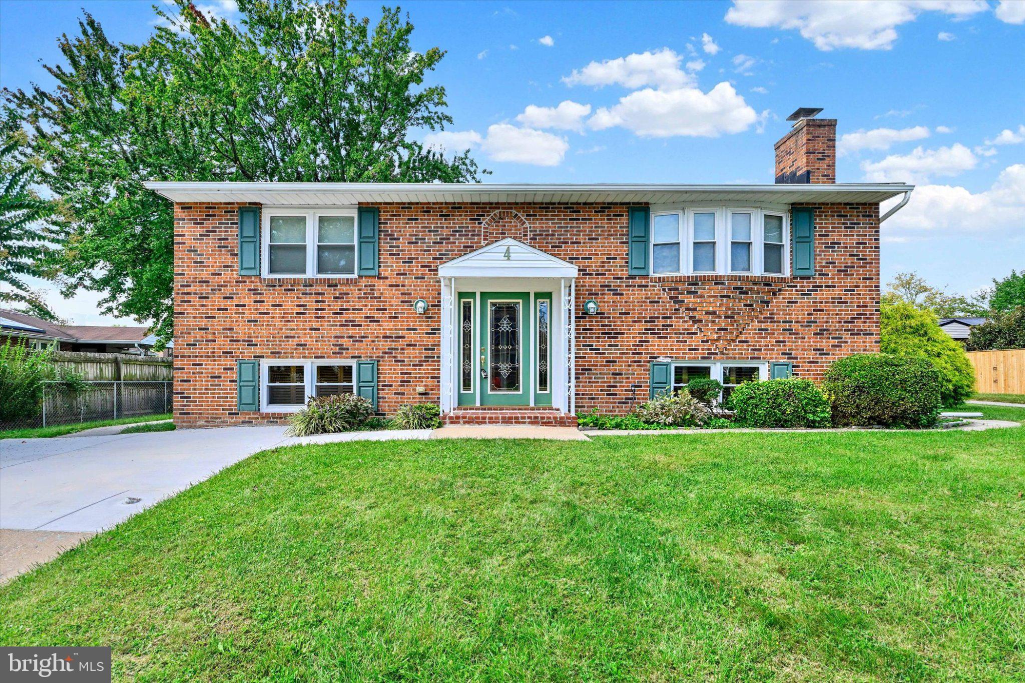 4 MCKENNA COURT