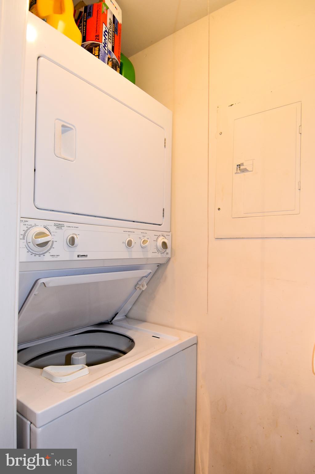 HAMPTON HOUSE - Residential Lease