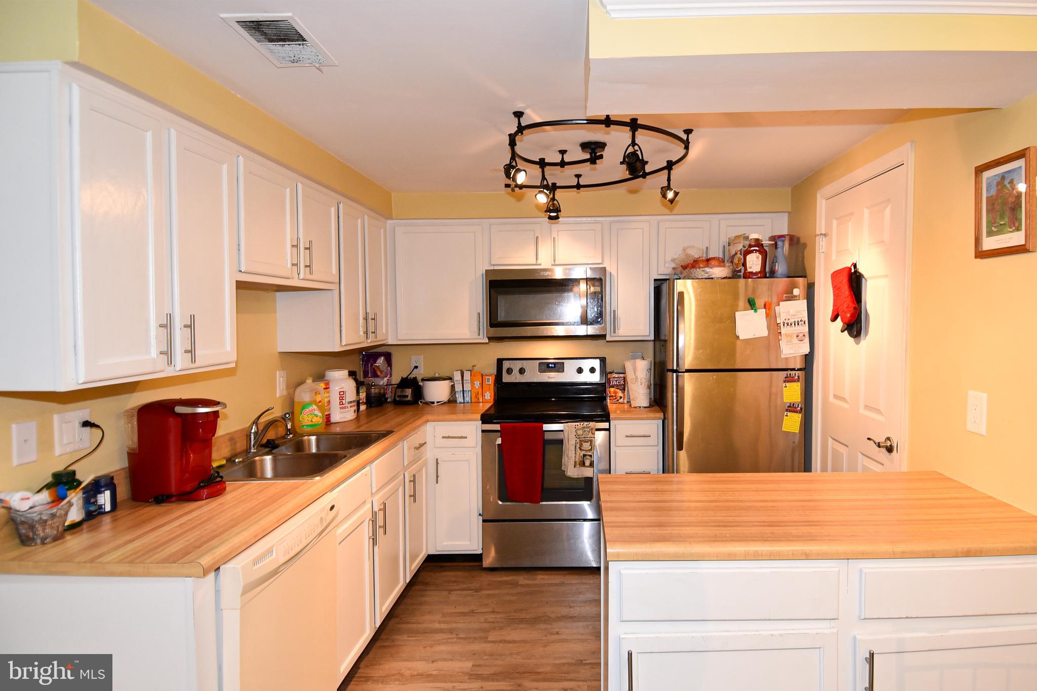 HAMPTON HOUSE - Residential Lease