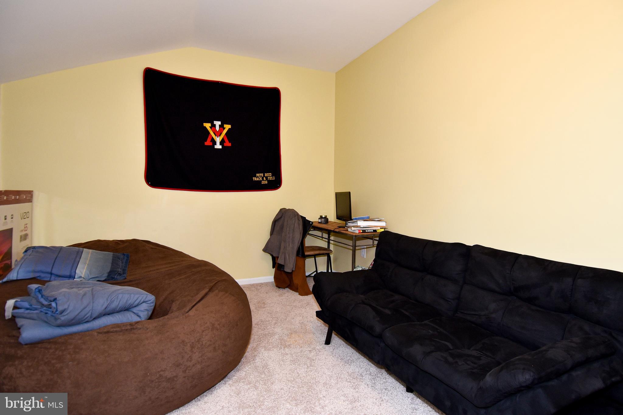 HAMPTON HOUSE - Residential Lease