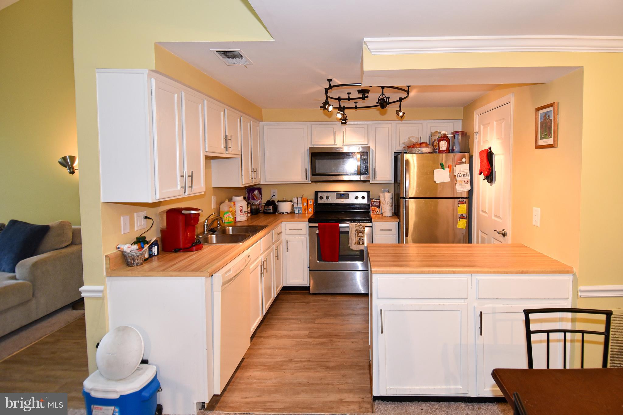 HAMPTON HOUSE - Residential Lease