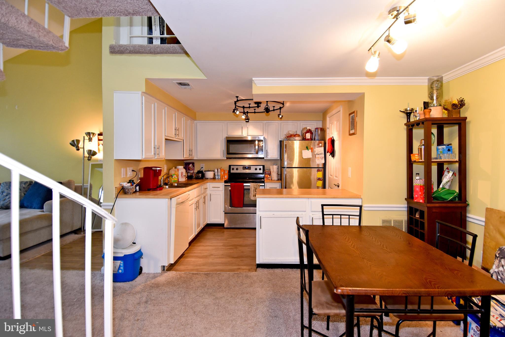 HAMPTON HOUSE - Residential Lease