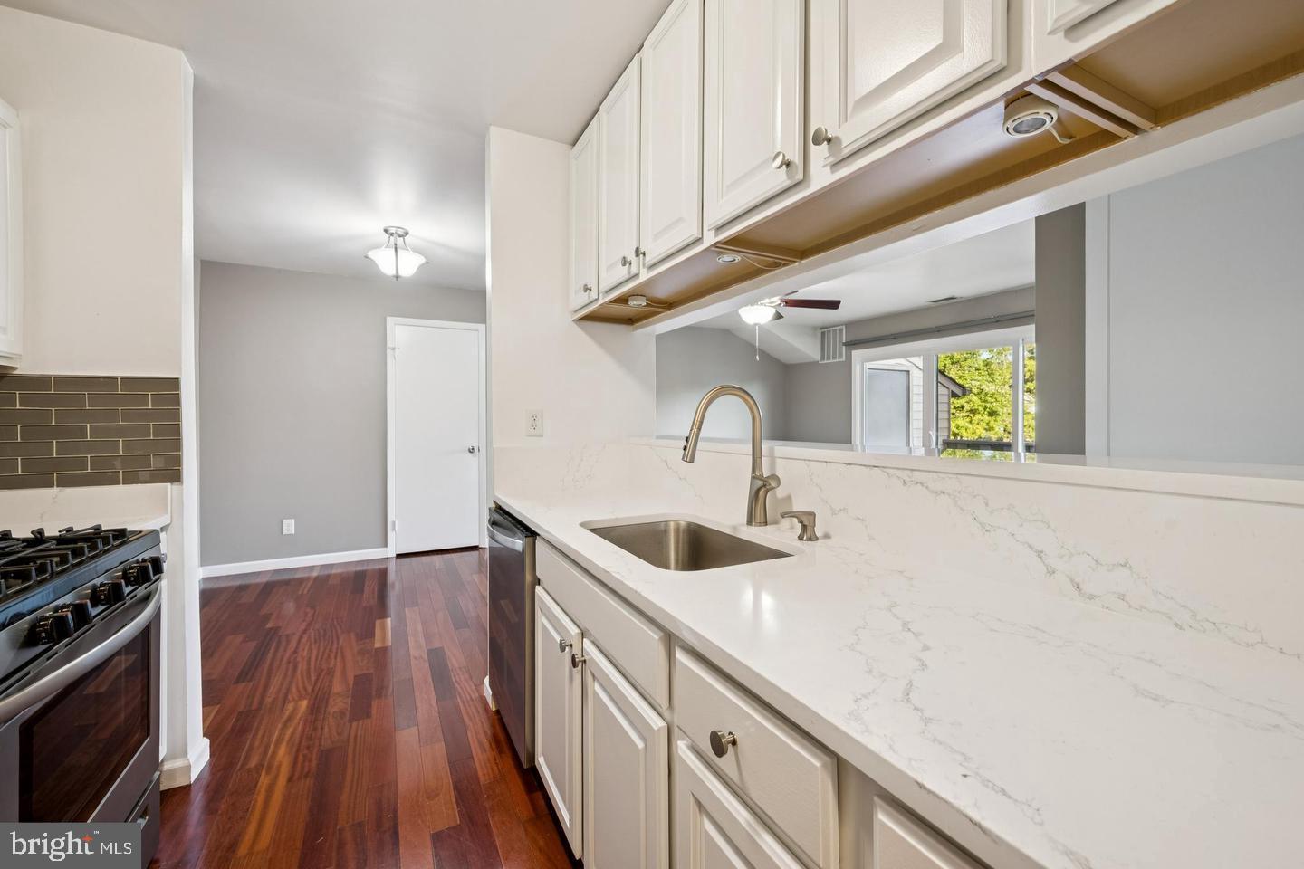 706 WOODHOLLOW DRIVE