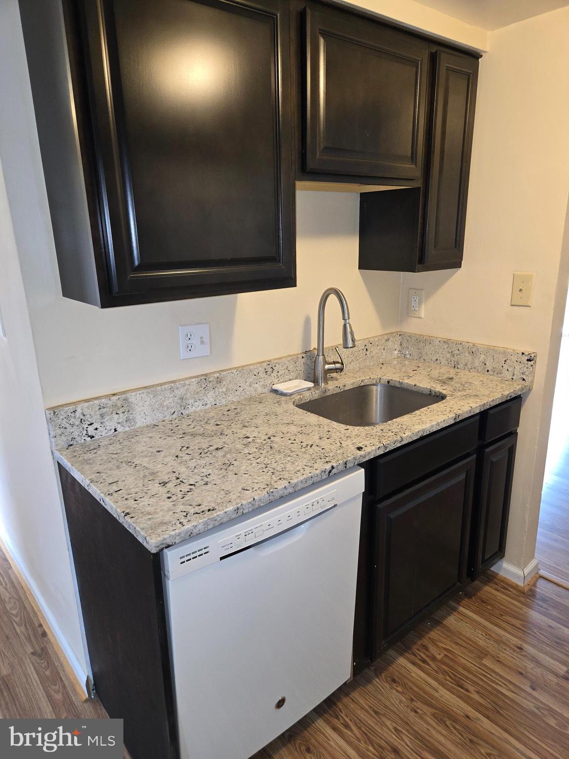 1850 ABERDEEN CIRCLE