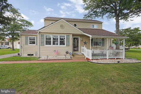 Homes For Sale - 29 Wyndale Avenue<br/> Burlington County, MAPLE SHADE, NJ 08052