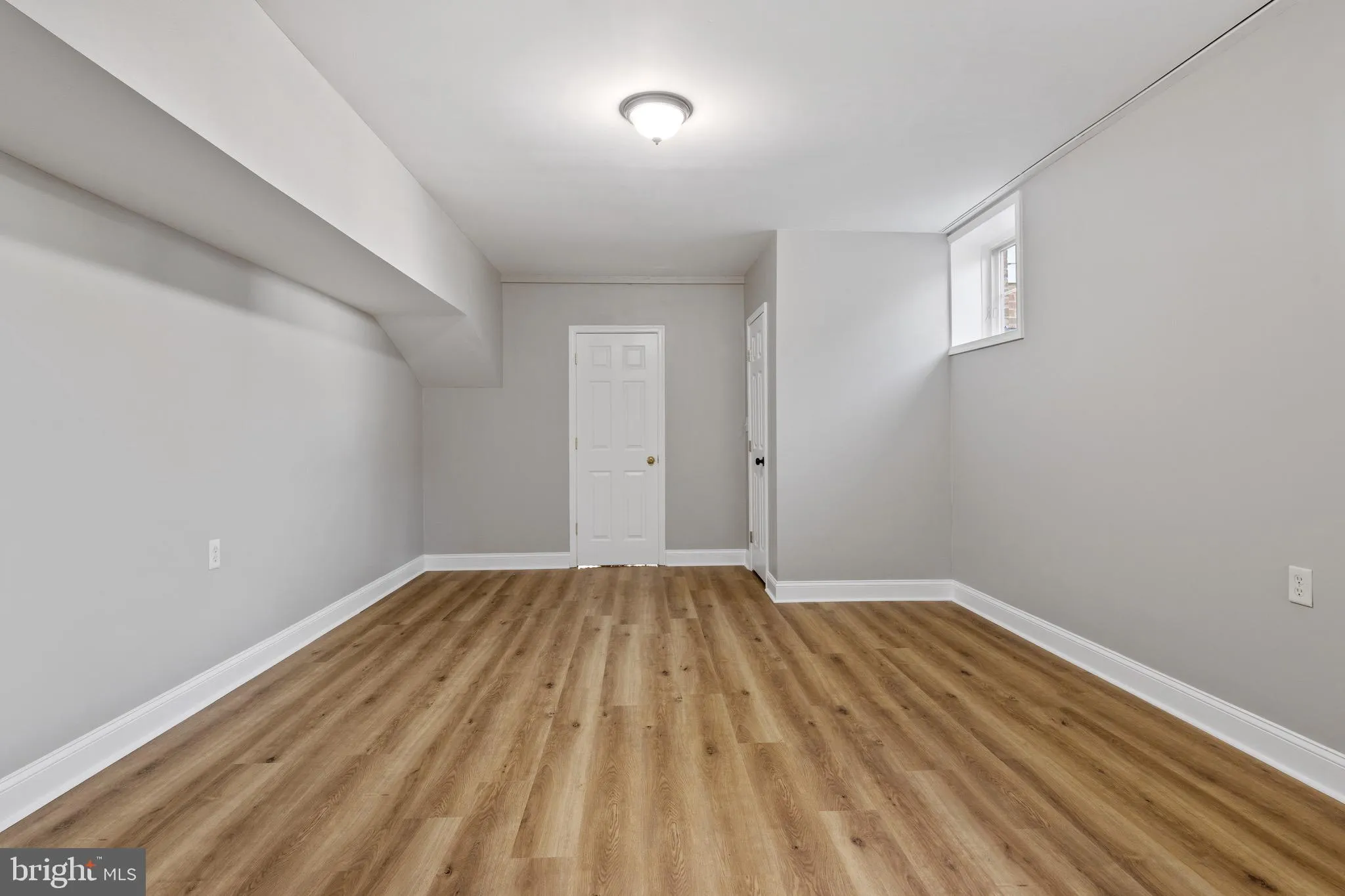 Winchester, Virginia 22602, United States, 5 Bedrooms Bedrooms, ,5 BathroomsBathrooms,Residential,Coming Soon,171630