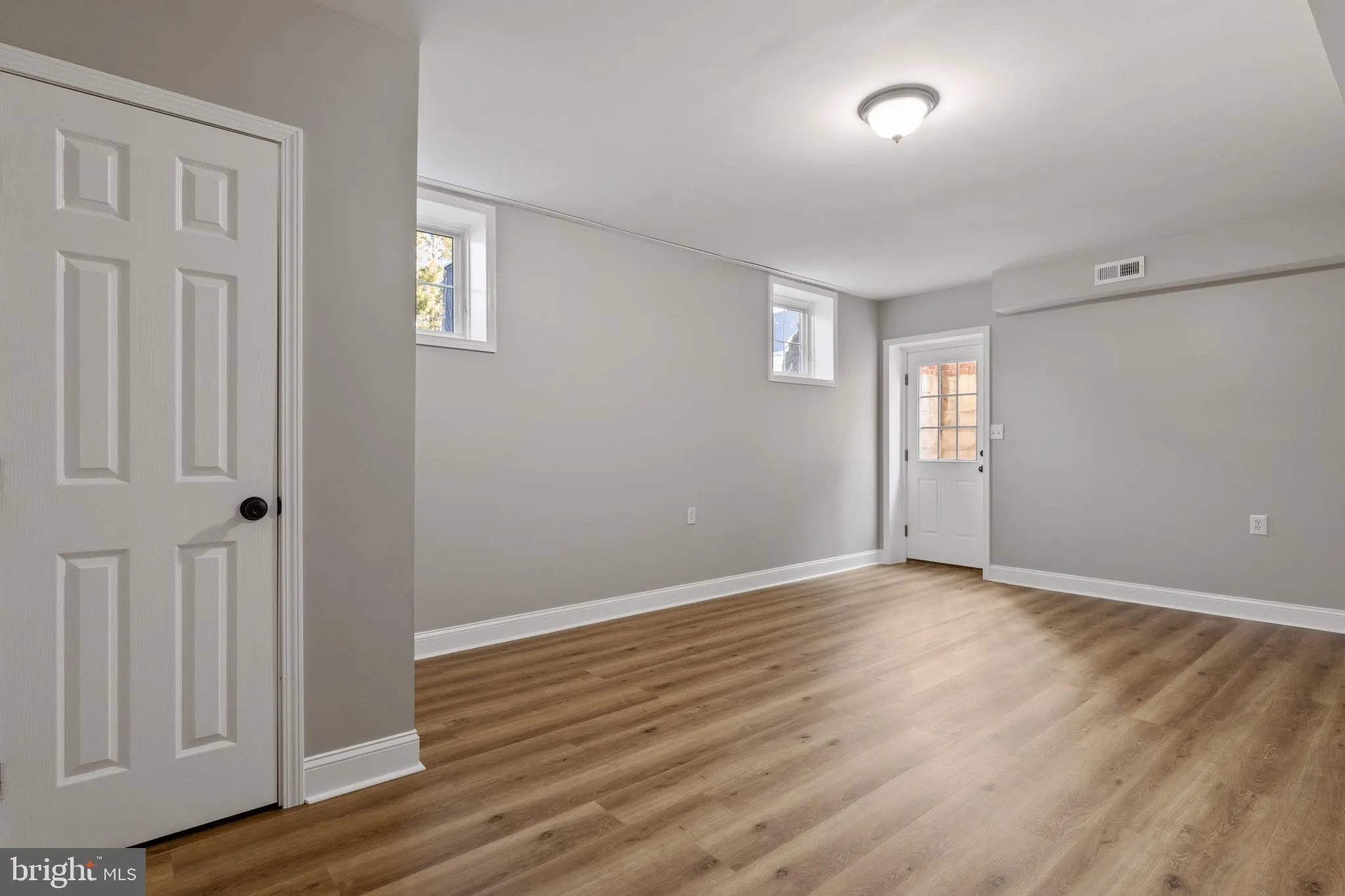 Winchester, Virginia 22602, United States, 5 Bedrooms Bedrooms, ,5 BathroomsBathrooms,Residential,Coming Soon,171630