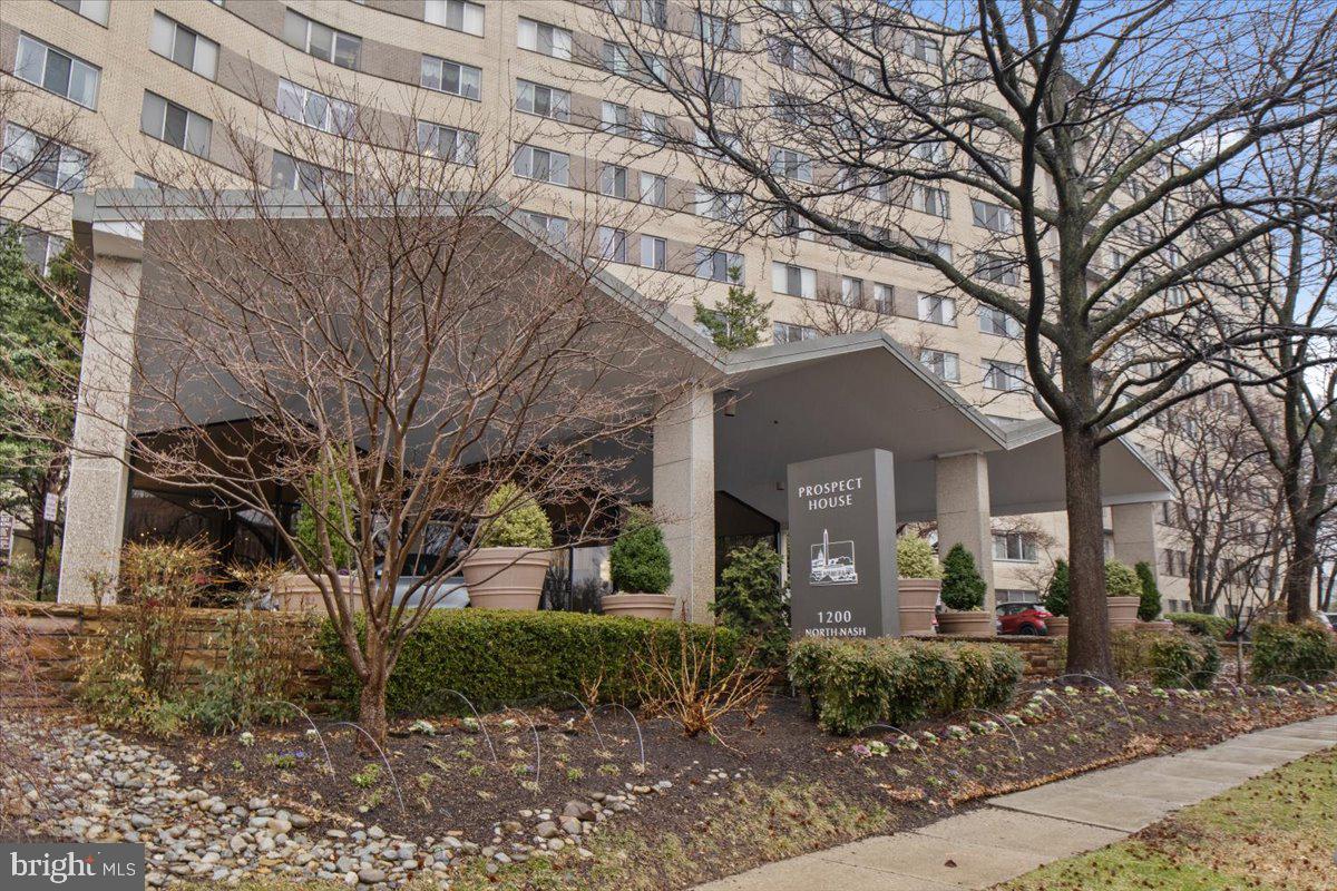 1200 N NASH STREET 852