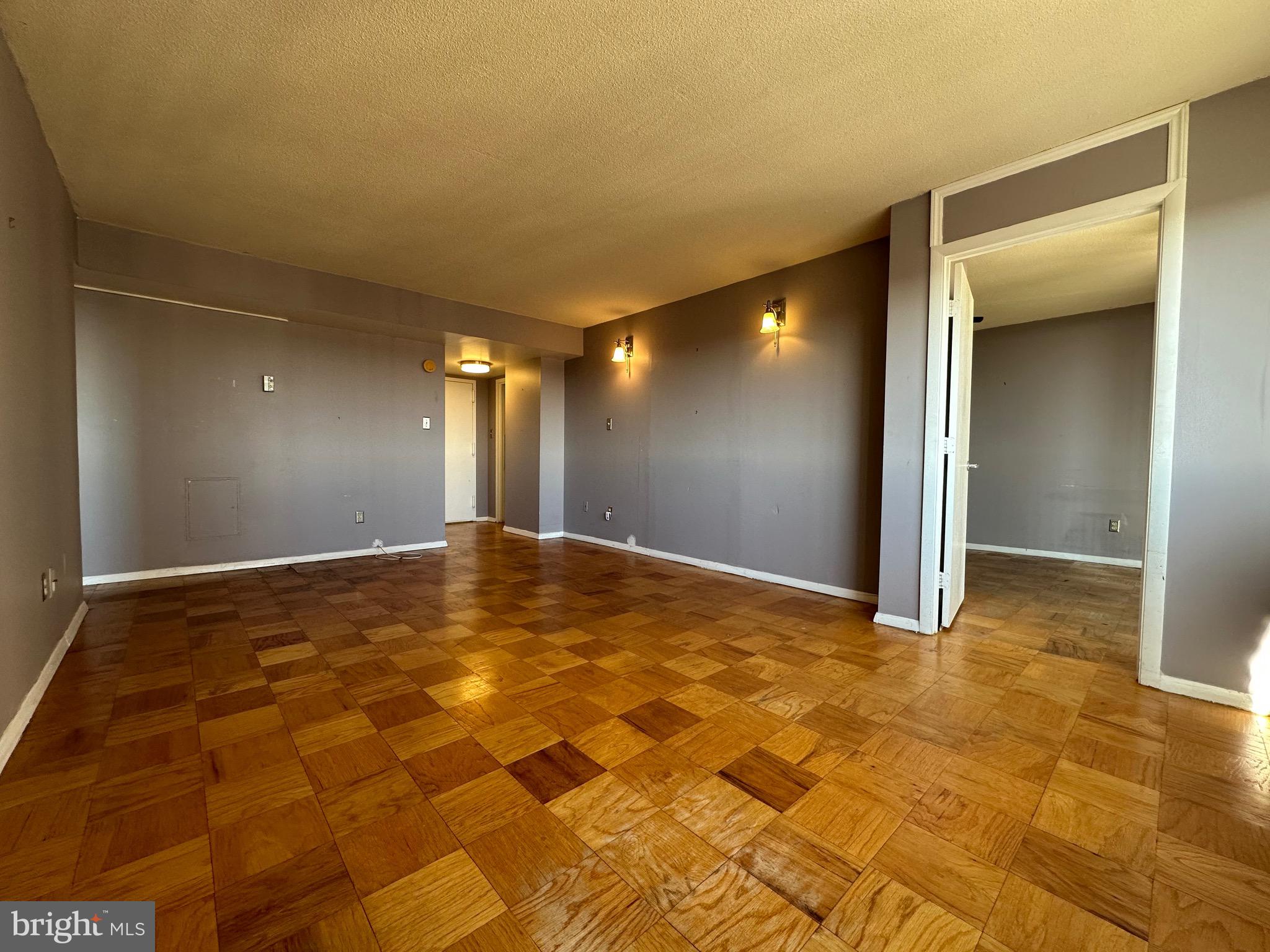 ADELPHI - Residential