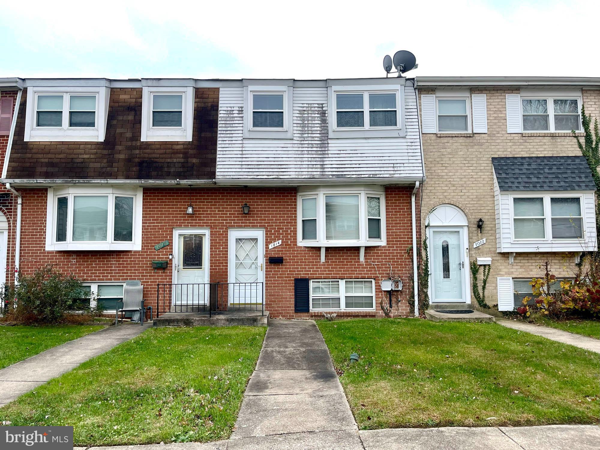 1014 STORMONT CIRCLE