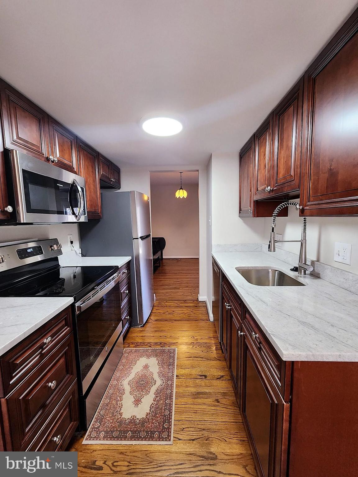 REDLAND STATION TH - Residential Lease