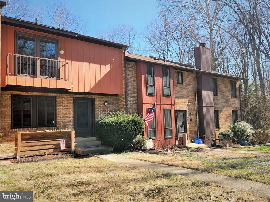 Ready to go! This cozy townhome has 3 bedrooms and 2.5 baths.
This eat-in kitchen has new appliances!
FRESH PAINT!
Convenient walk out basement with large patio facing a wooded area.
DOG Friendly - small dog under 25lbs permitted.
GREAT location! Plenty of storage space! Close to rt 355, I-270, I-370 & ICC, and Shady Grove Hospital. Minutes from Shady Grove Metro, and ample parking space.