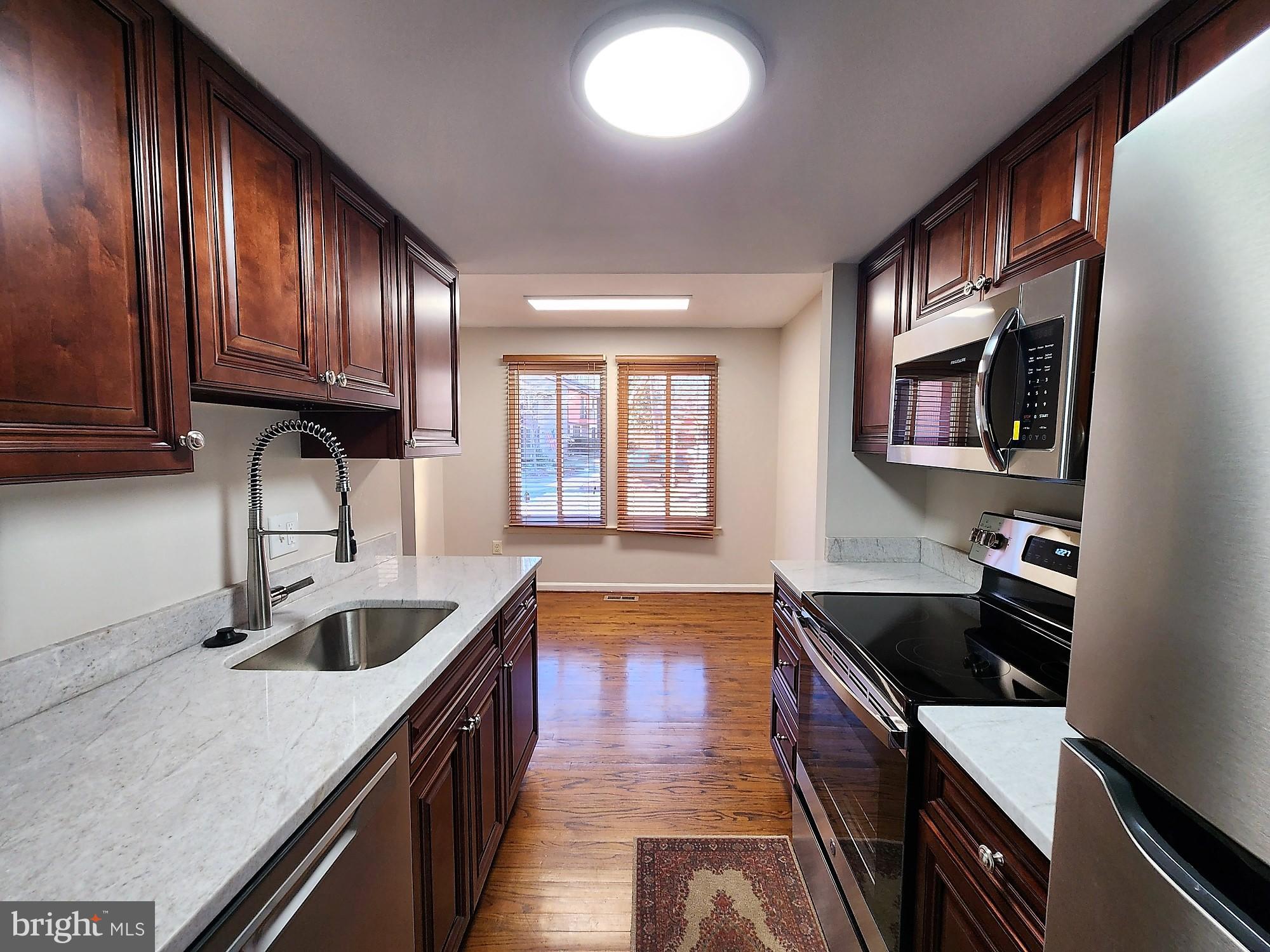 REDLAND STATION TH - Residential Lease