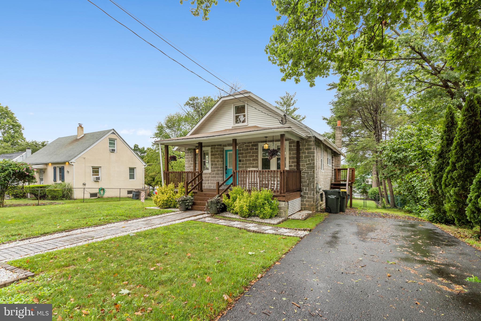 VILLAGE GREEN - Residential