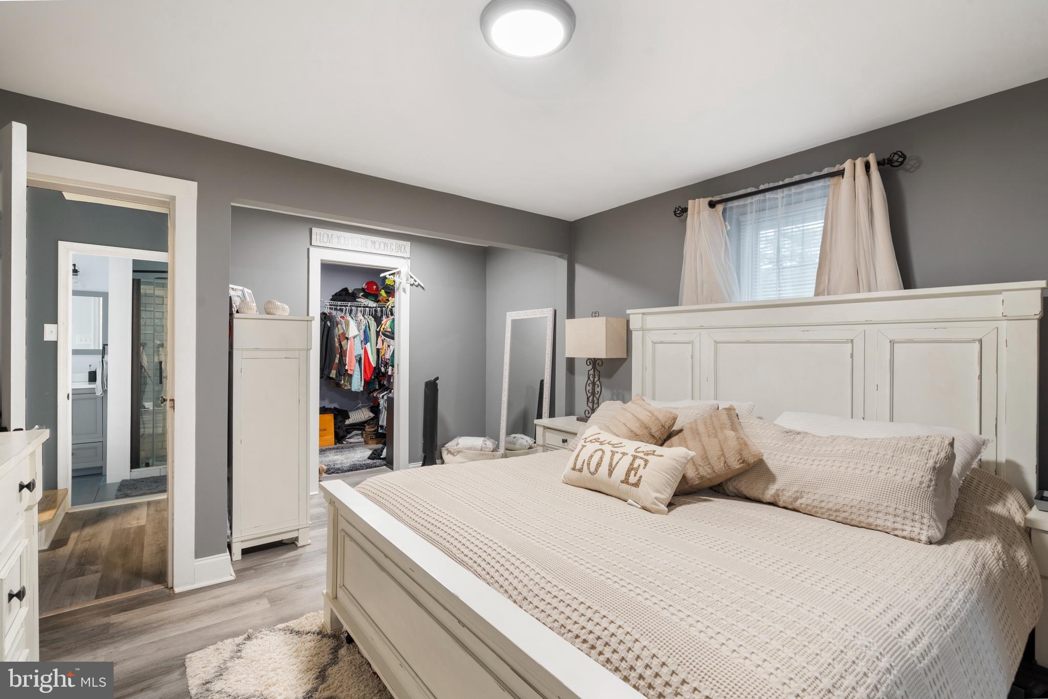 VILLAGE GREEN - Residential