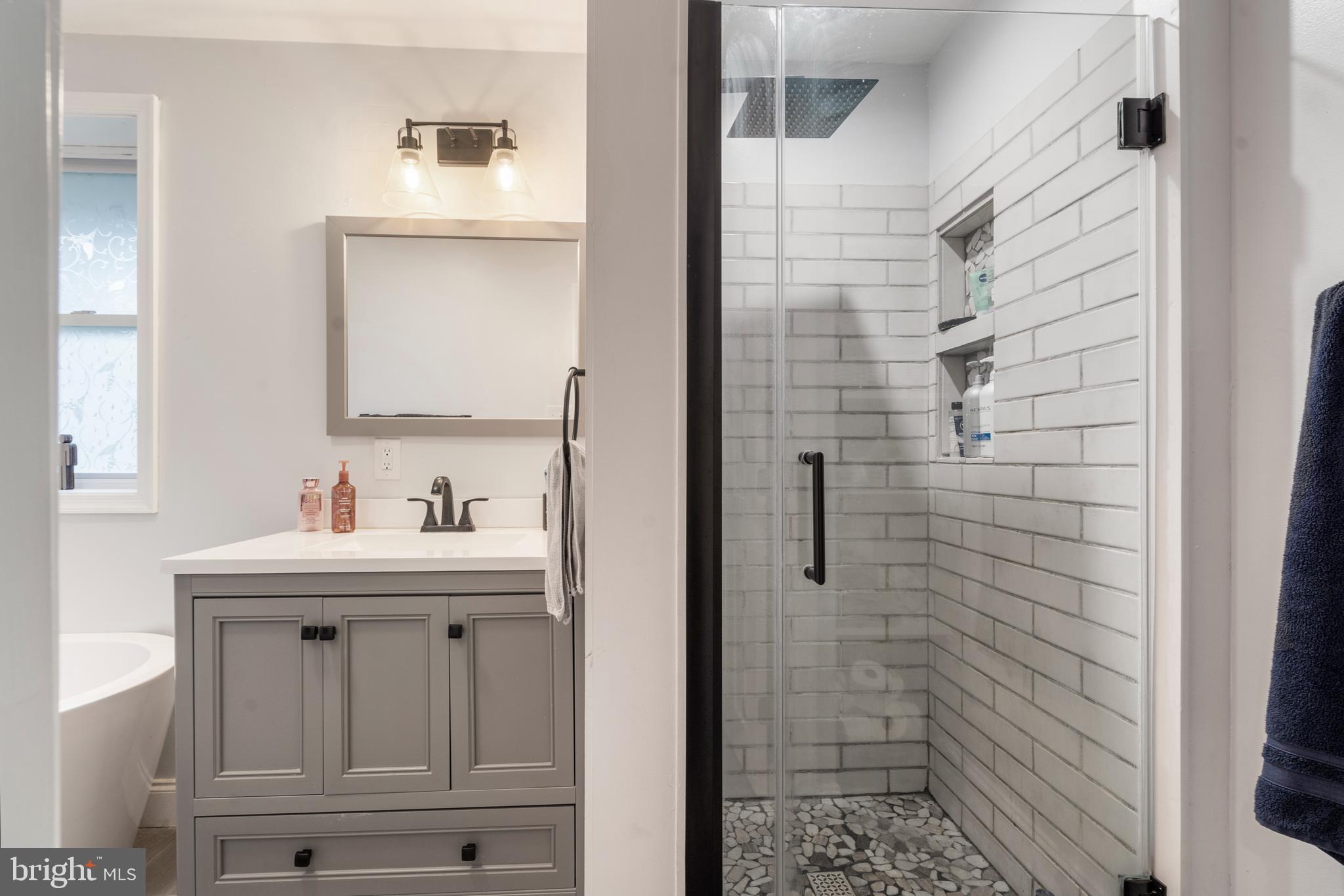 VILLAGE GREEN - Residential