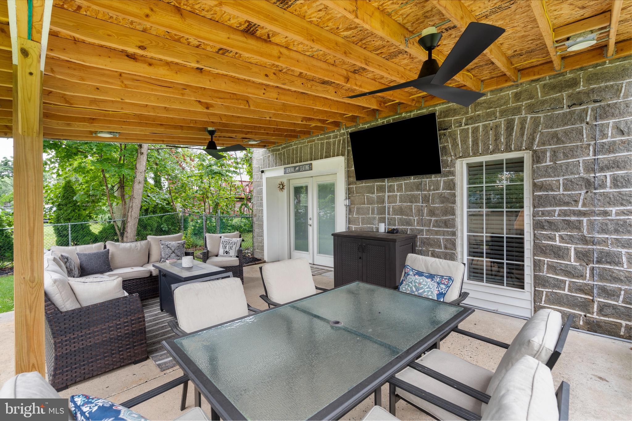 VILLAGE GREEN - Residential