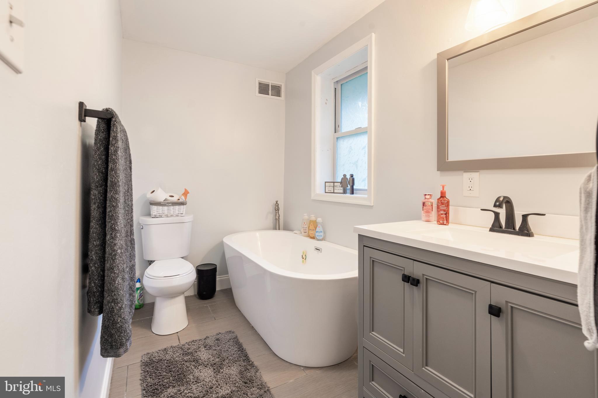 VILLAGE GREEN - Residential