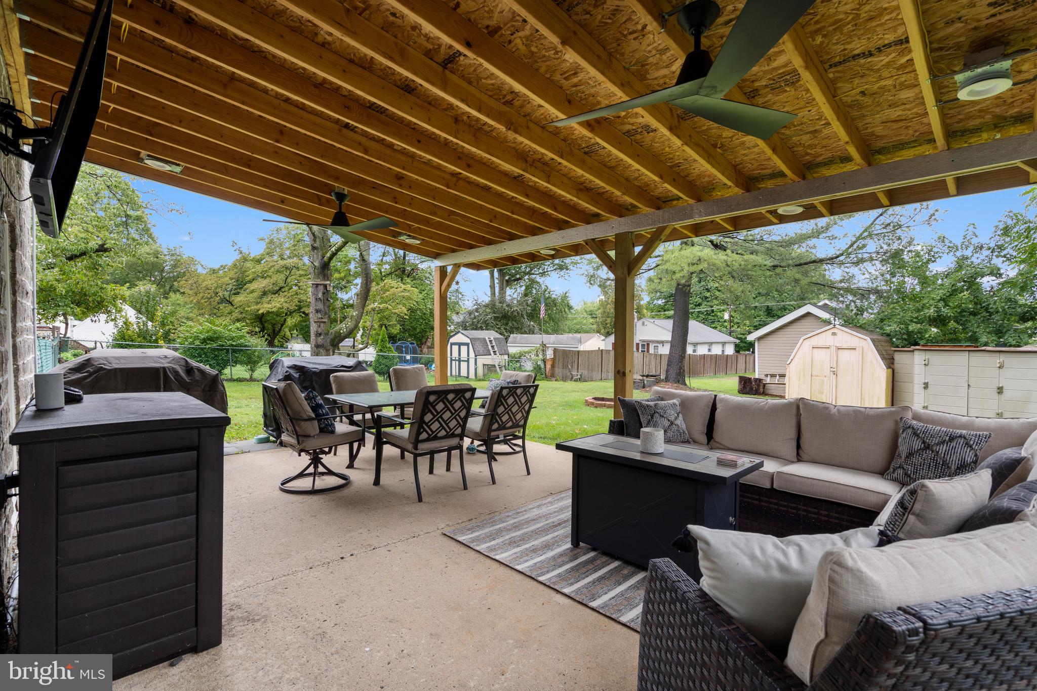 VILLAGE GREEN - Residential