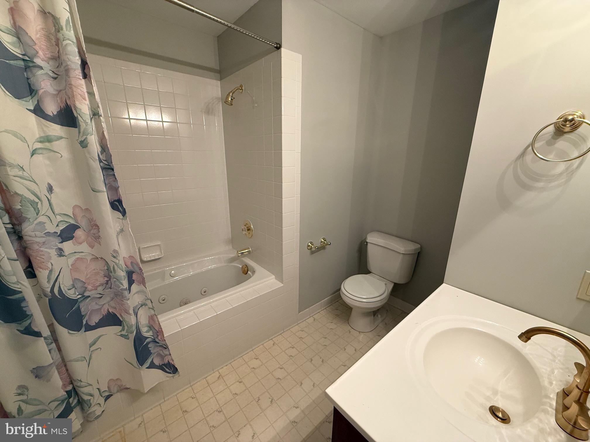 HARRIS CREEK - Residential