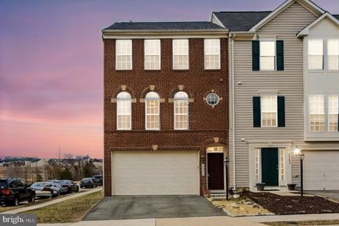 Photo of 25409 Lisa Terrace, ALDIE, VA 20105 (MLS # VALO2120144)