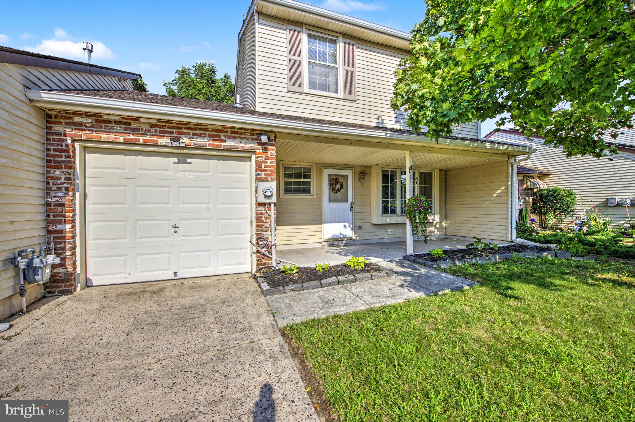 14 HATHAWAY DRIVE