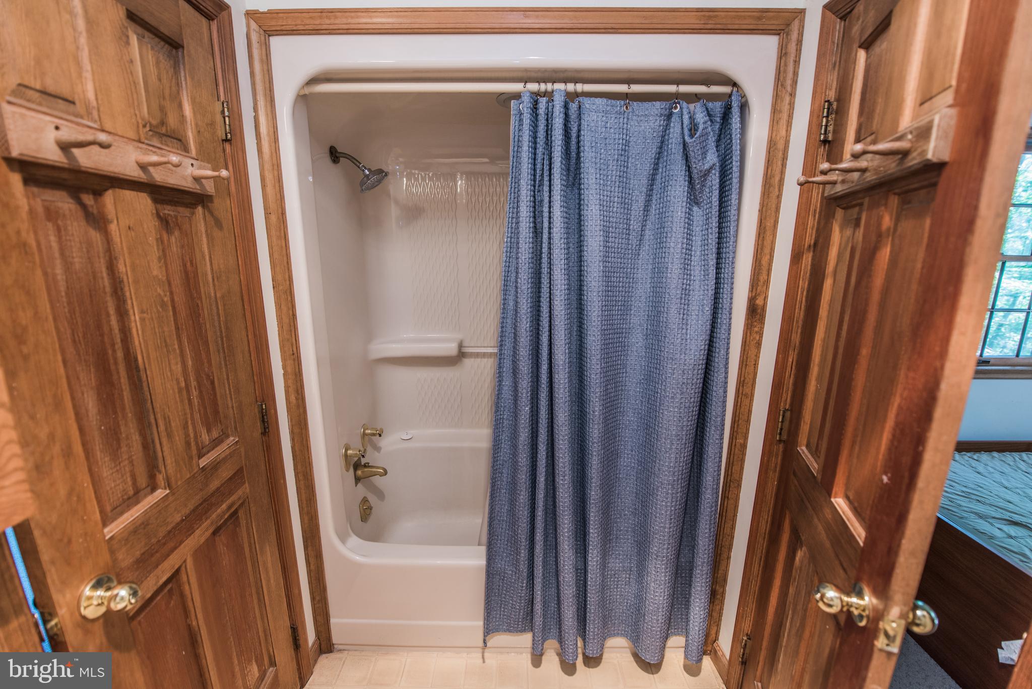 COOLFONT MOUNTAINSIDE - Residential