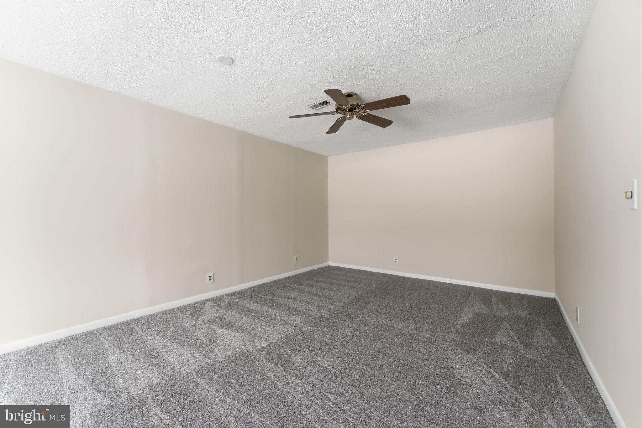 RAMBLING HILLS - Residential