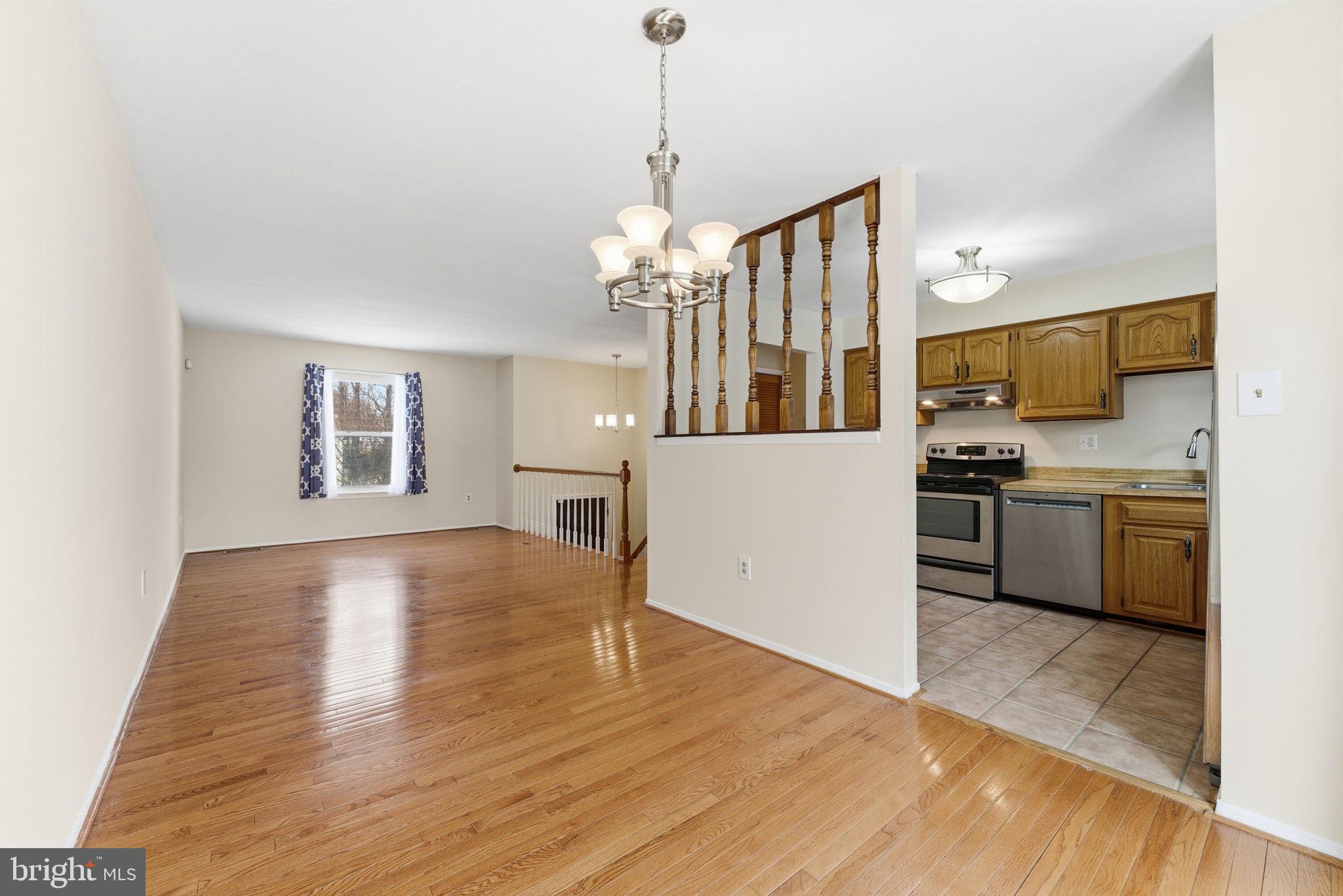 RAMBLING HILLS - Residential