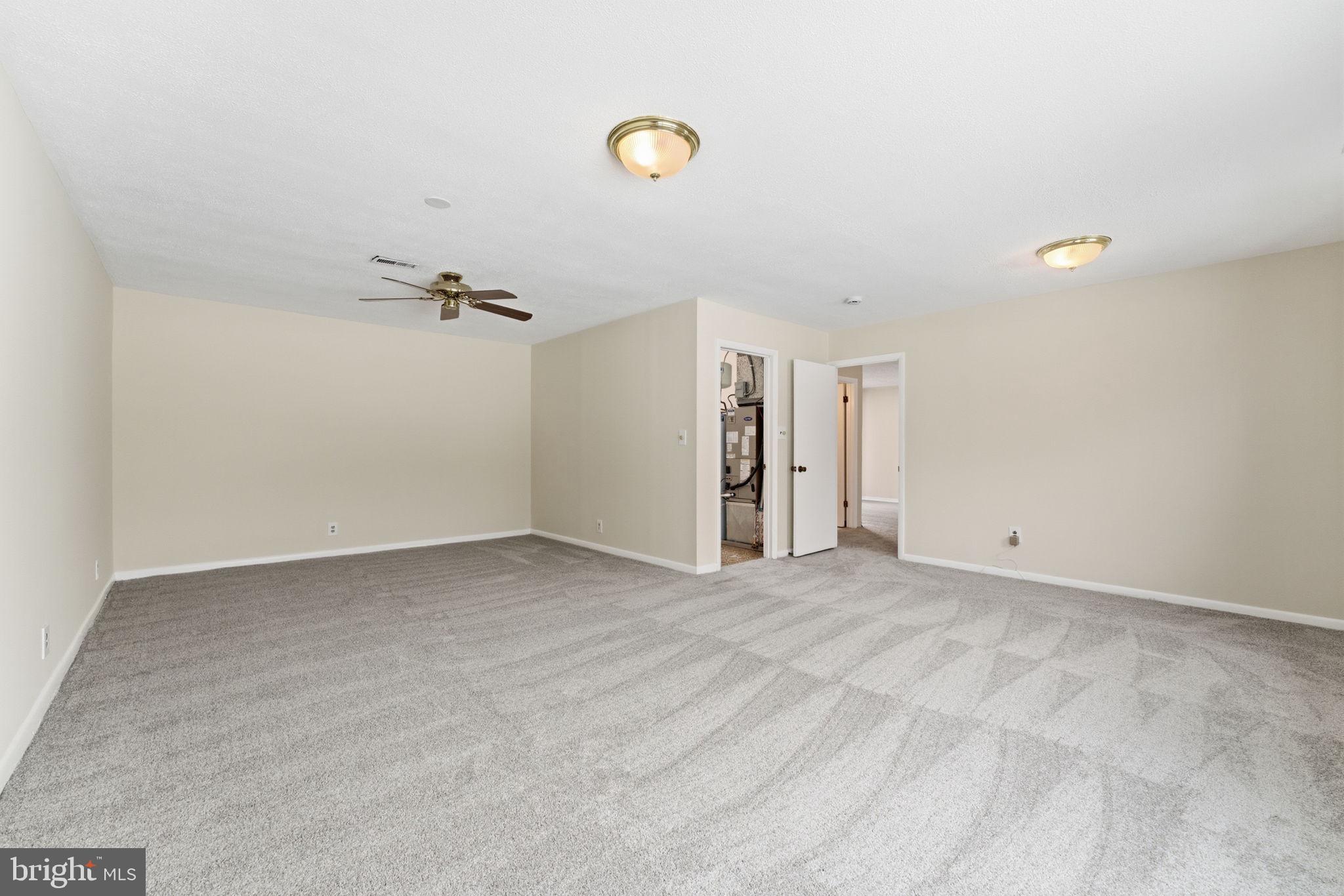 RAMBLING HILLS - Residential