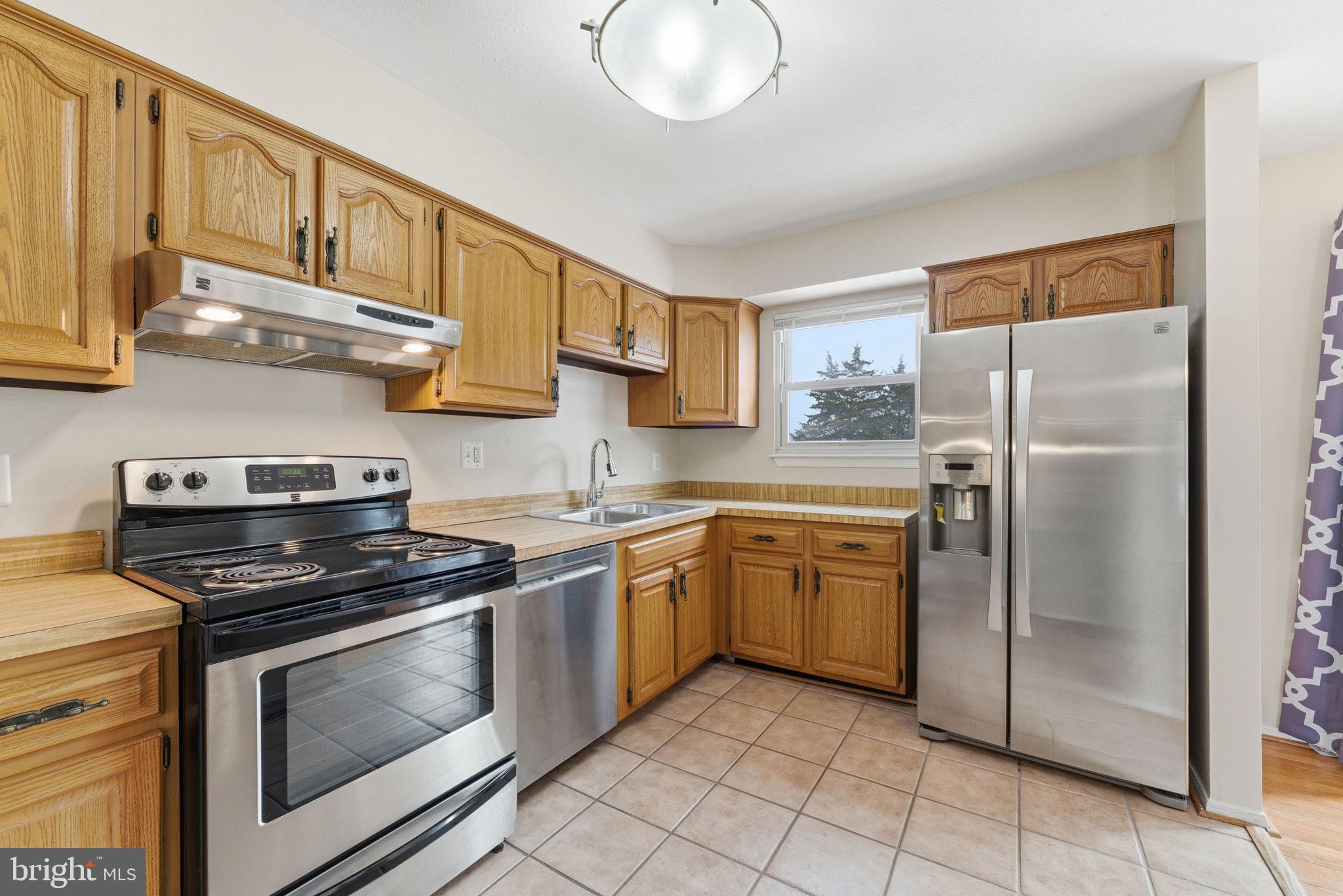 RAMBLING HILLS - Residential