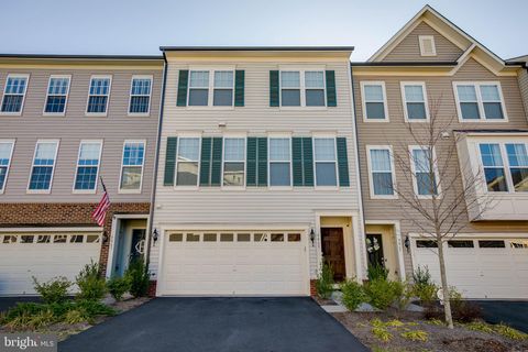 Townhouse For Rent - 9065 Connor House Road<br/> MANASSAS, VA 20111