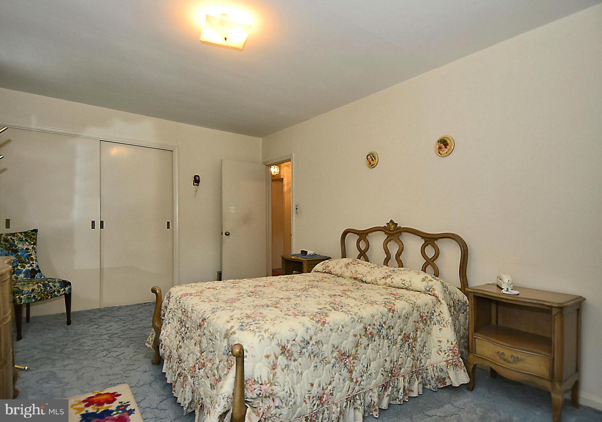 RIDGEFIELD - Residential