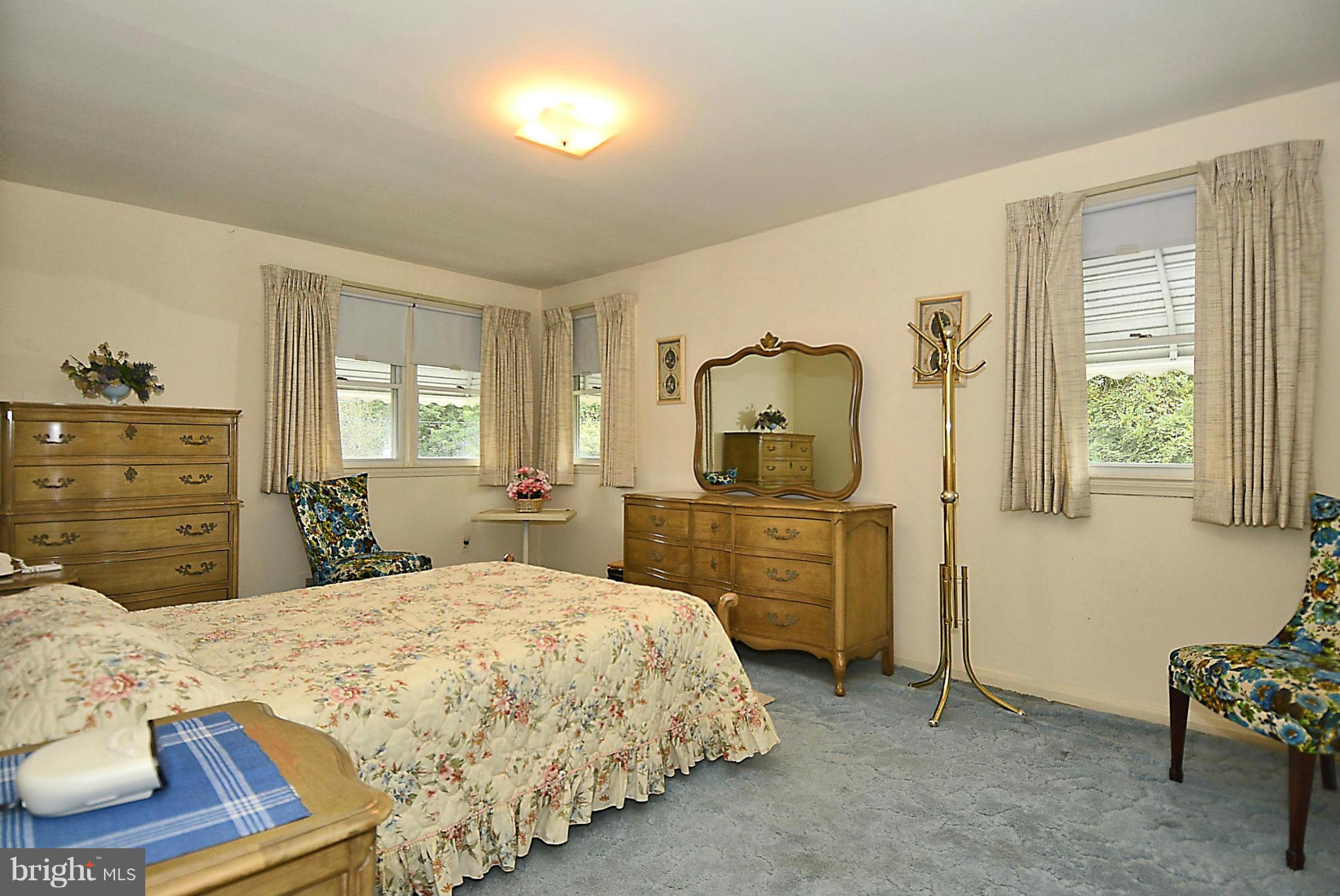 RIDGEFIELD - Residential