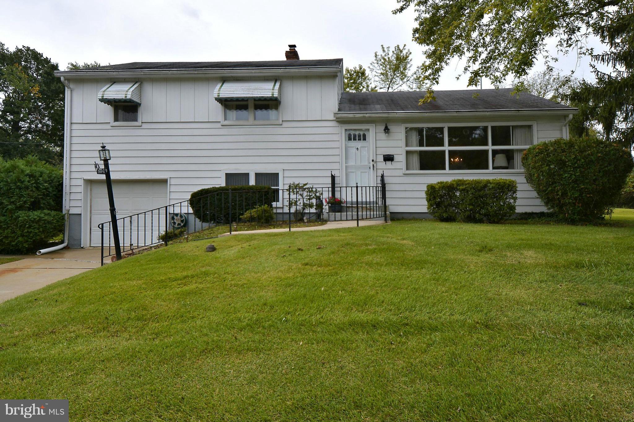 RIDGEFIELD - Residential