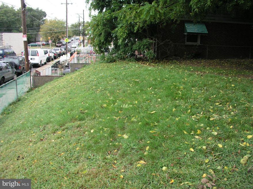 Seller is related to Agent.