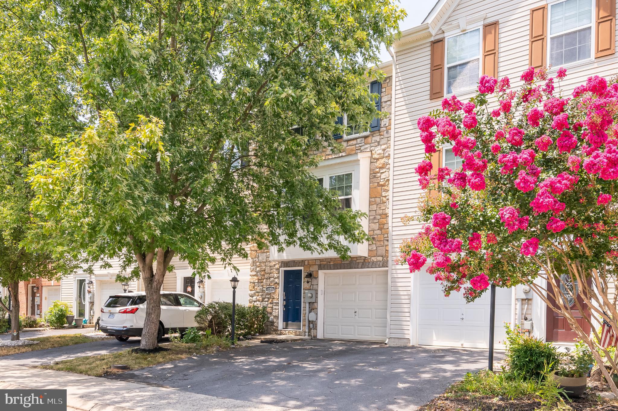 LAKELAND PLACE - Residential Lease