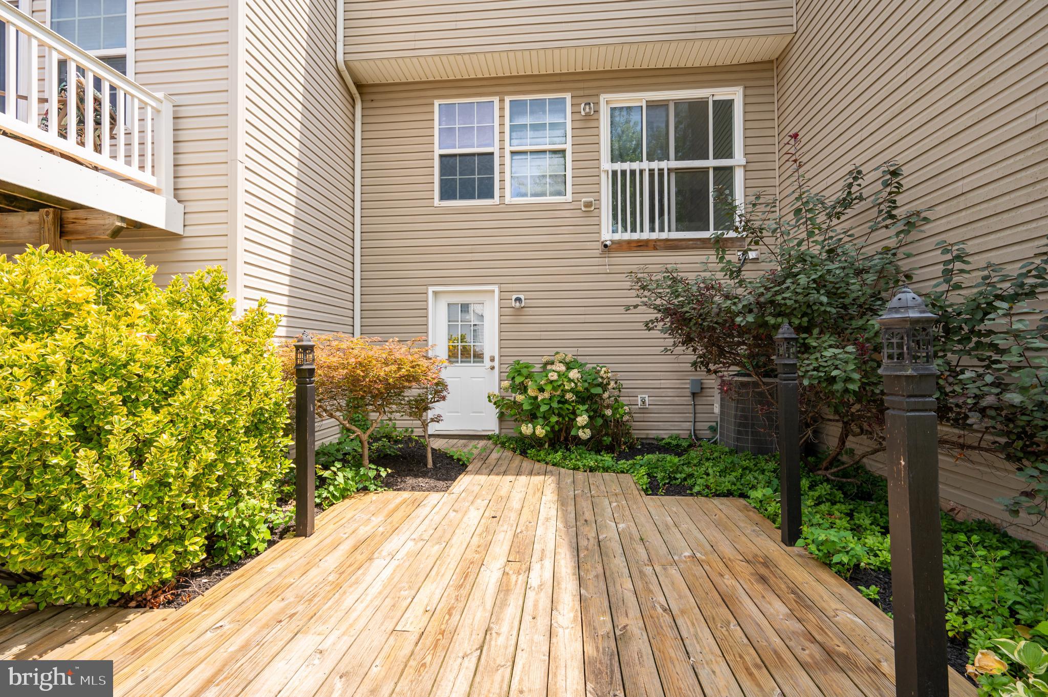 LAKELAND PLACE - Residential Lease