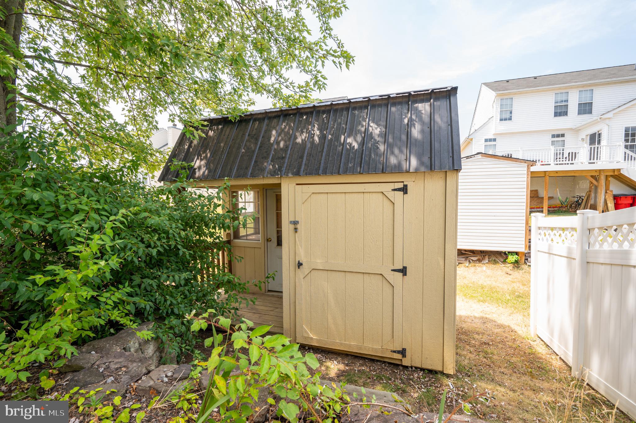 LAKELAND PLACE - Residential Lease