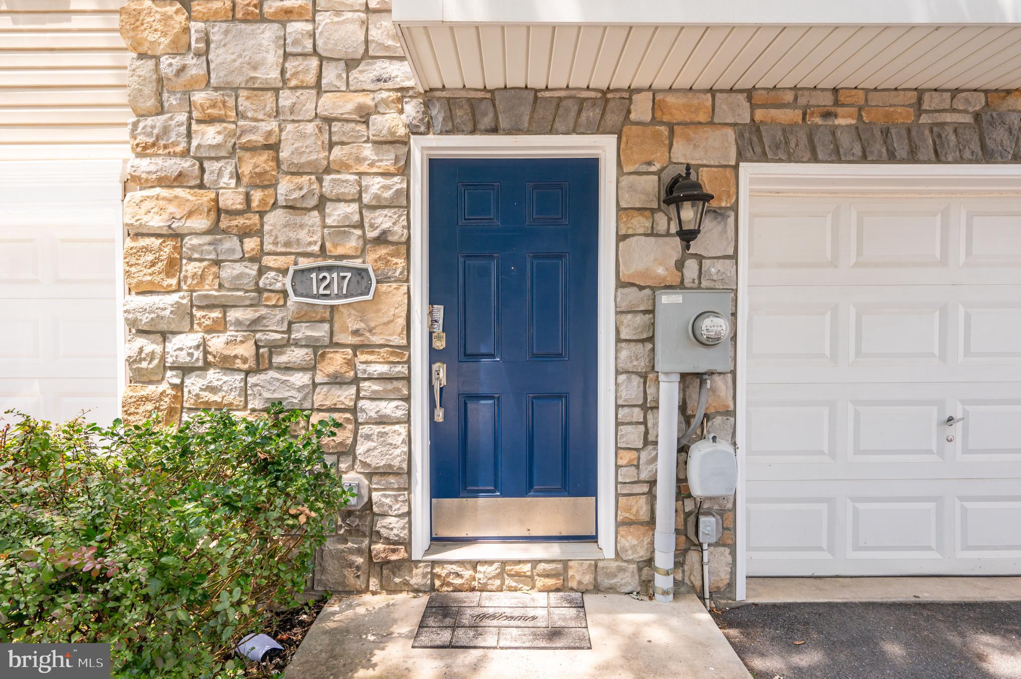 LAKELAND PLACE - Residential Lease