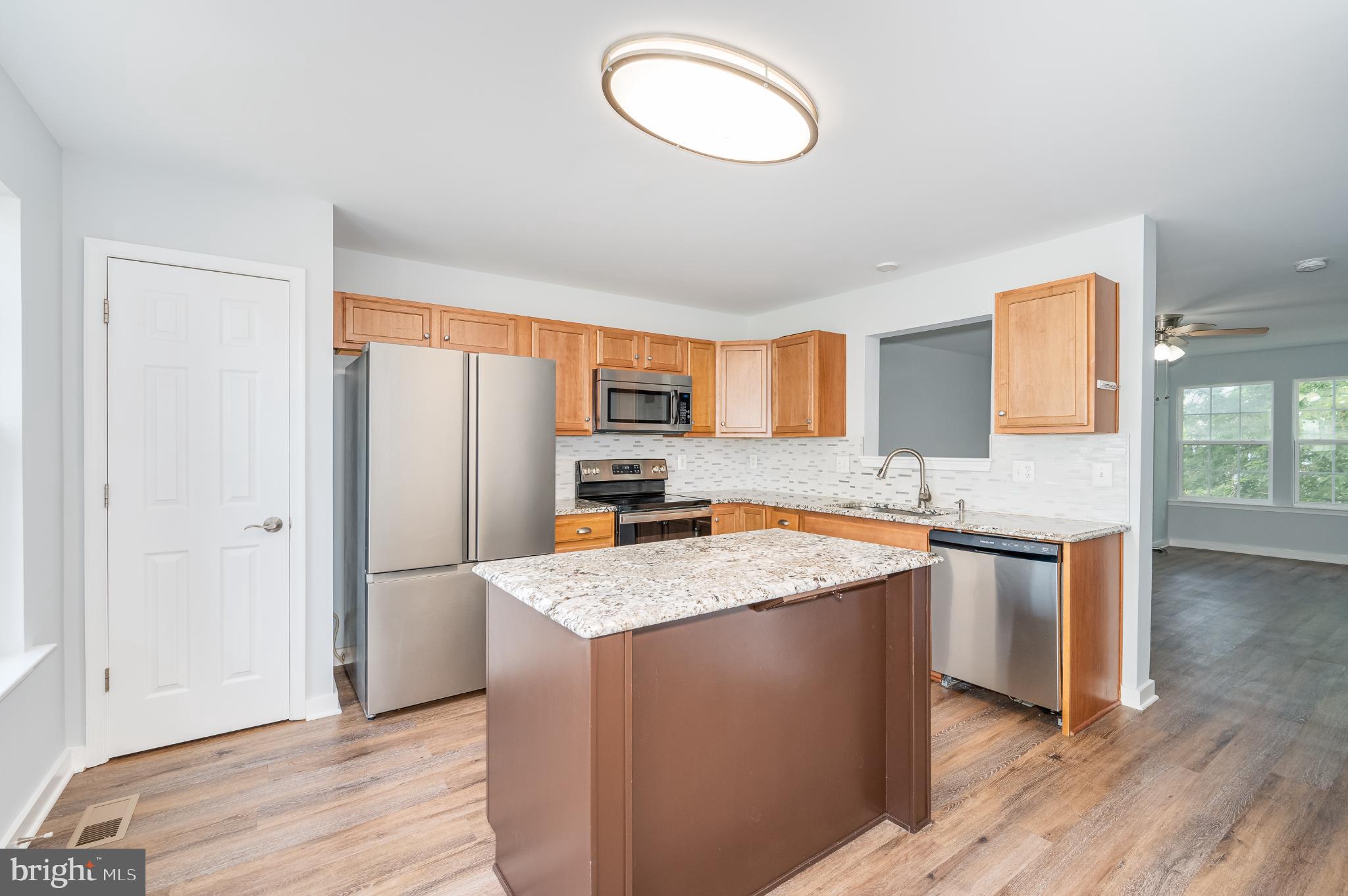 LAKELAND PLACE - Residential Lease