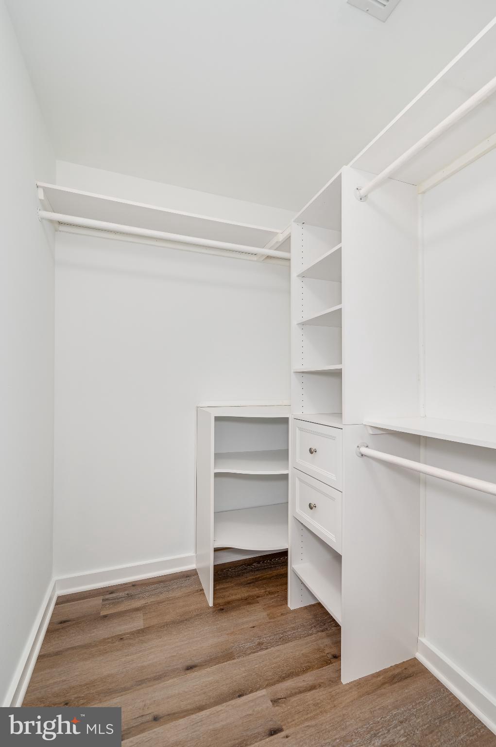 LAKELAND PLACE - Residential Lease