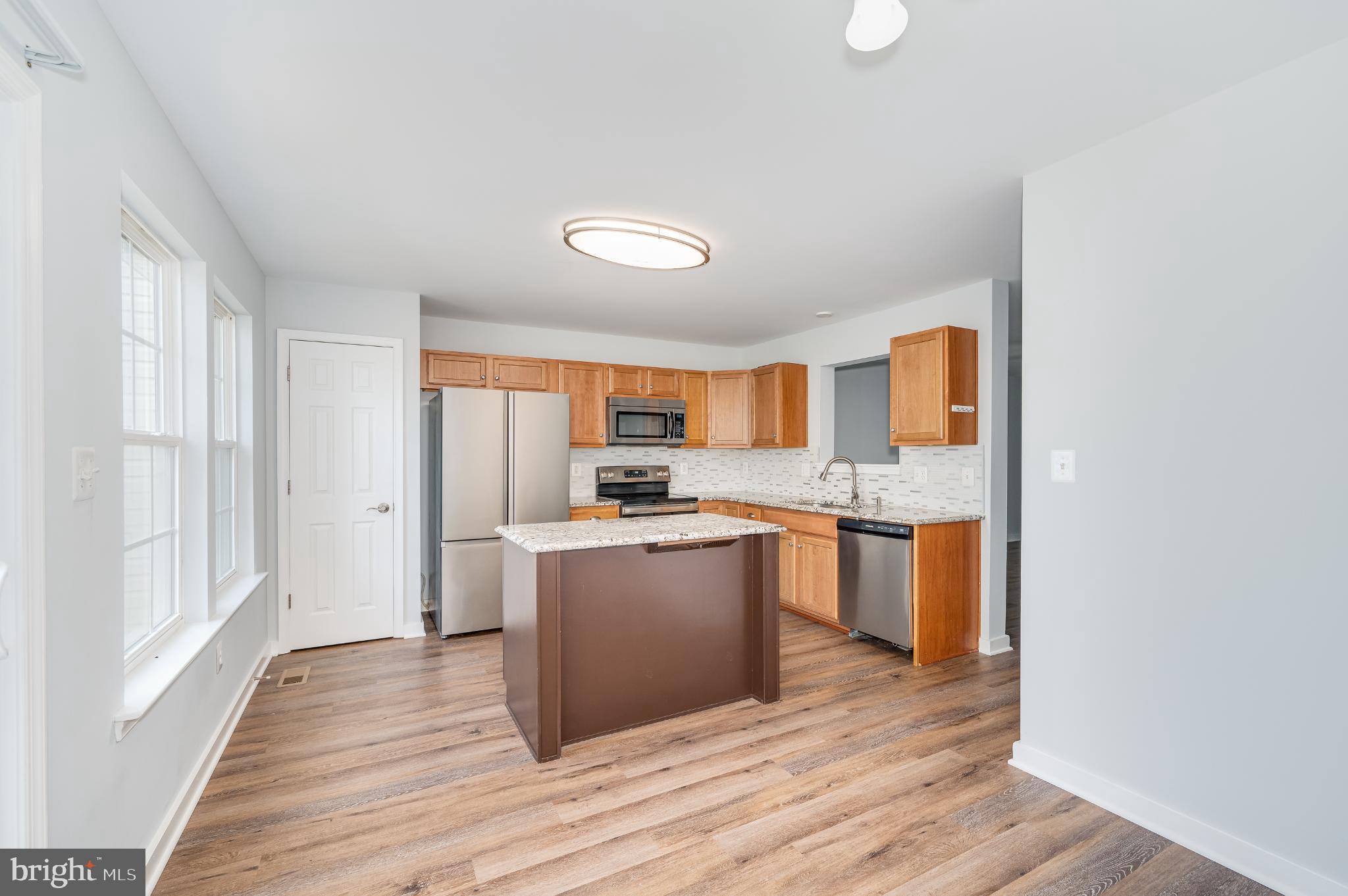 LAKELAND PLACE - Residential Lease