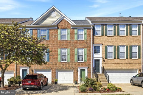 Townhouse For Sale - 13020 Rose Petal Circle<br/> HERNDON, VA 20171